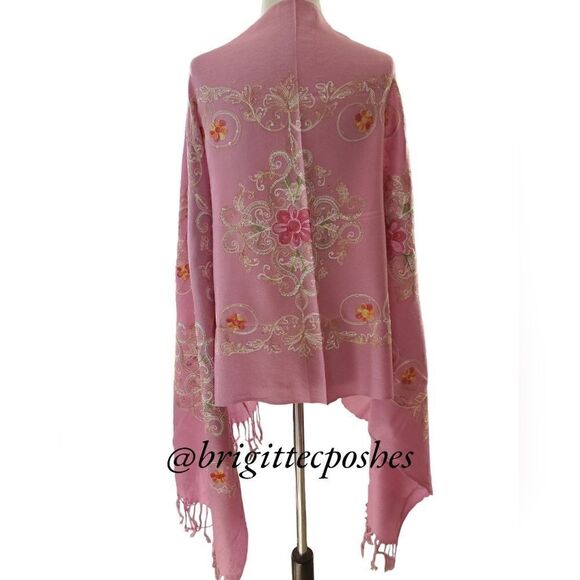 HANDMADE Embroidered Sequined Designed Lavender Shawl - Picture 5 of 13